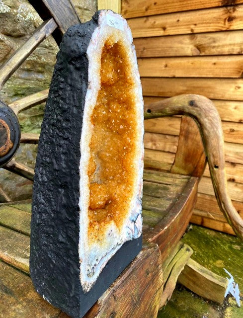 Vakker Druzy Premium Quality AA+ Citrin Geode / Grotte fra Brasil , ca.14kg og 40x20cm høy