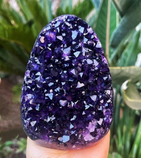 Uruguay Amethyst Freeform Geode m/Stalactite Rosett A+ Quality, ca. 1kg ca.13x10cm