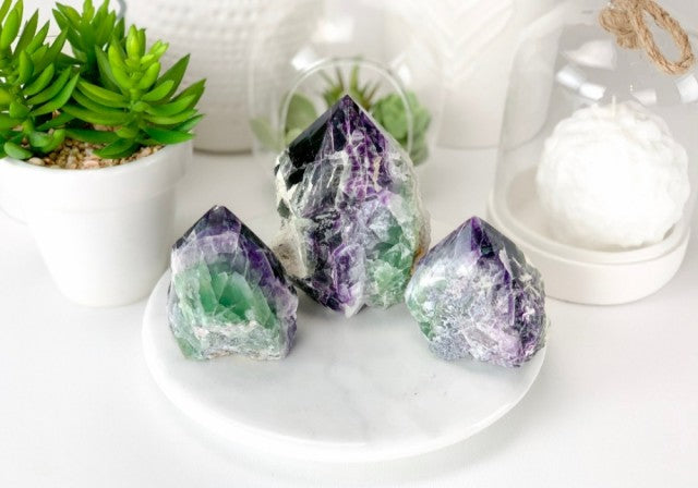 RÅ Point TÅrnkrystaller Regnbue Fluoritt , Medium ca. 200 gram