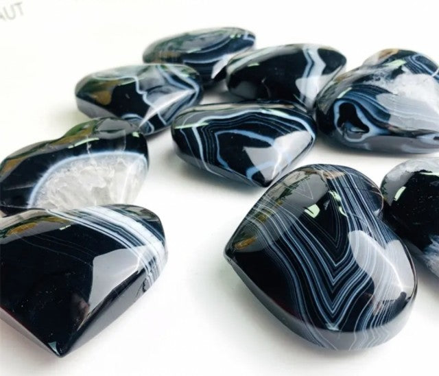 Supervakre, medium ( 60mm ) Black Sardonyx Hearts