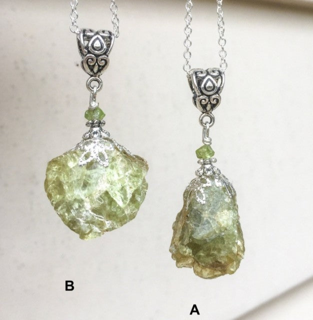 Nye, hÅndlagede Green Apatite RÅkrystall Kjeder " Ubundance of Healt and Happiness "