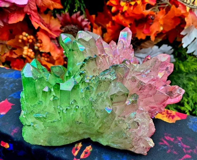 Trendy Aura Rainbow Quartz Clustre , Mixed Color, behandlet naturlig Quartz, XXlarge 1200 - 1500 Gram
