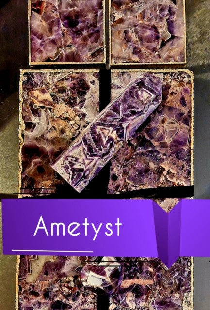 Vakkert Gold Electroplated XXL Ametyst Coastersett m/ 1 stk. Platter Coaster + 4 Coaster Bordbrikker