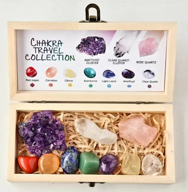 Nytt 7 Chakra Travel Collection sett m/lite Ametyst, Clear Quartz Cluster og Rosenkvarts RÅkrystall.