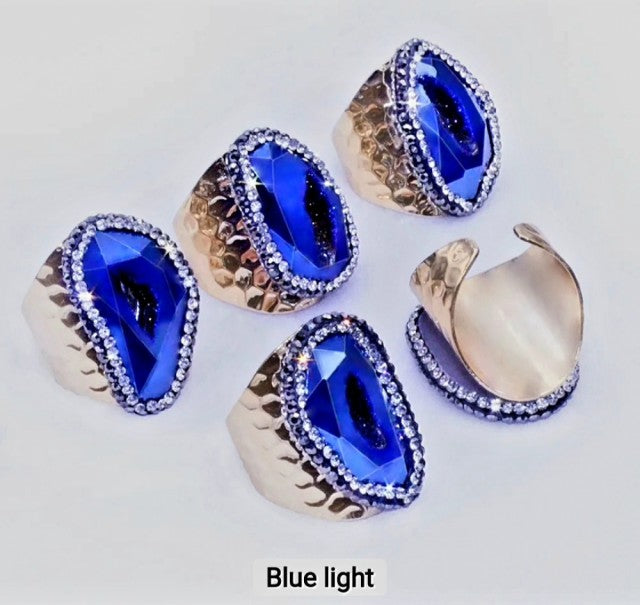 Ny og lekker Agat Geode Aura Blue Light Ring, Gold electroplated