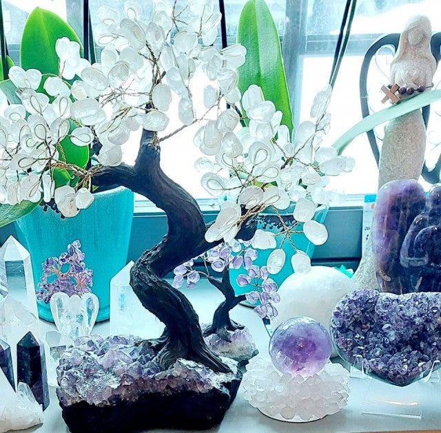 Eksklusivt Feng Shui - Bonsai Brazilian Lykketre m/ ekte Clear Quartz krystaller og Ametyst Clusterfot, High Quality