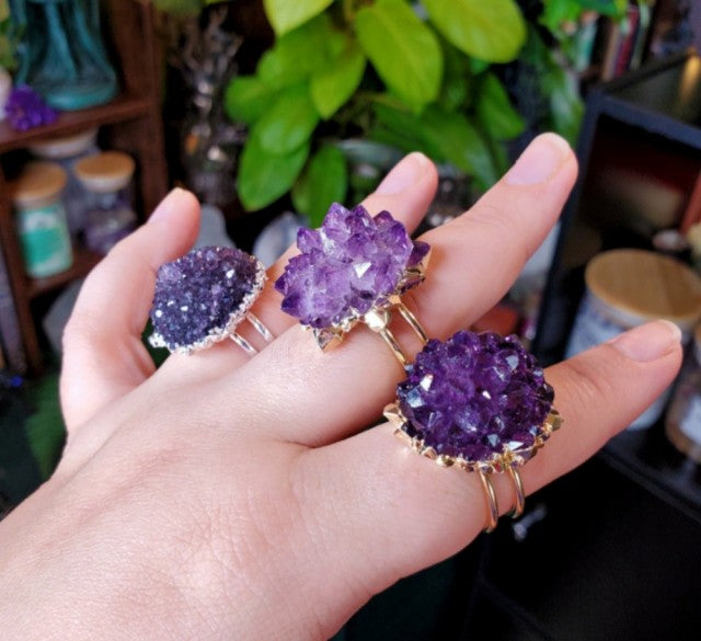 Vakker Uruguay Ametyst Rosett Ring 24K Gold electroplated, justerbar.