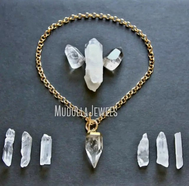 Nytt kraftfult MudullaJewels Clear Quartz Goldeplated kjede m/Bullet Point spissanheng