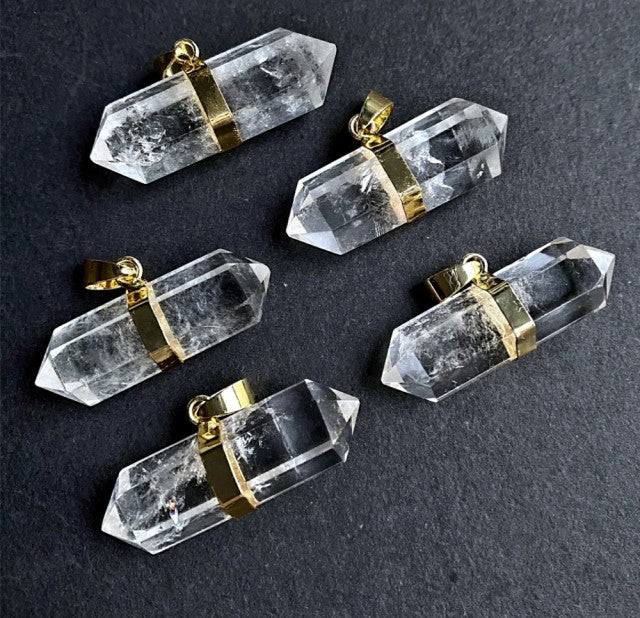 Nye, dobbelt terminert Clear Quartz anheng med kjede , Gold Electroplated