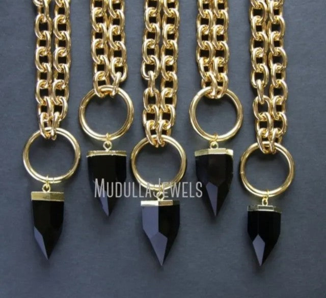 Nytt kraftfult MudullaJewels Goldeplated kjede m/Bullet Point Black Onyx spissanheng