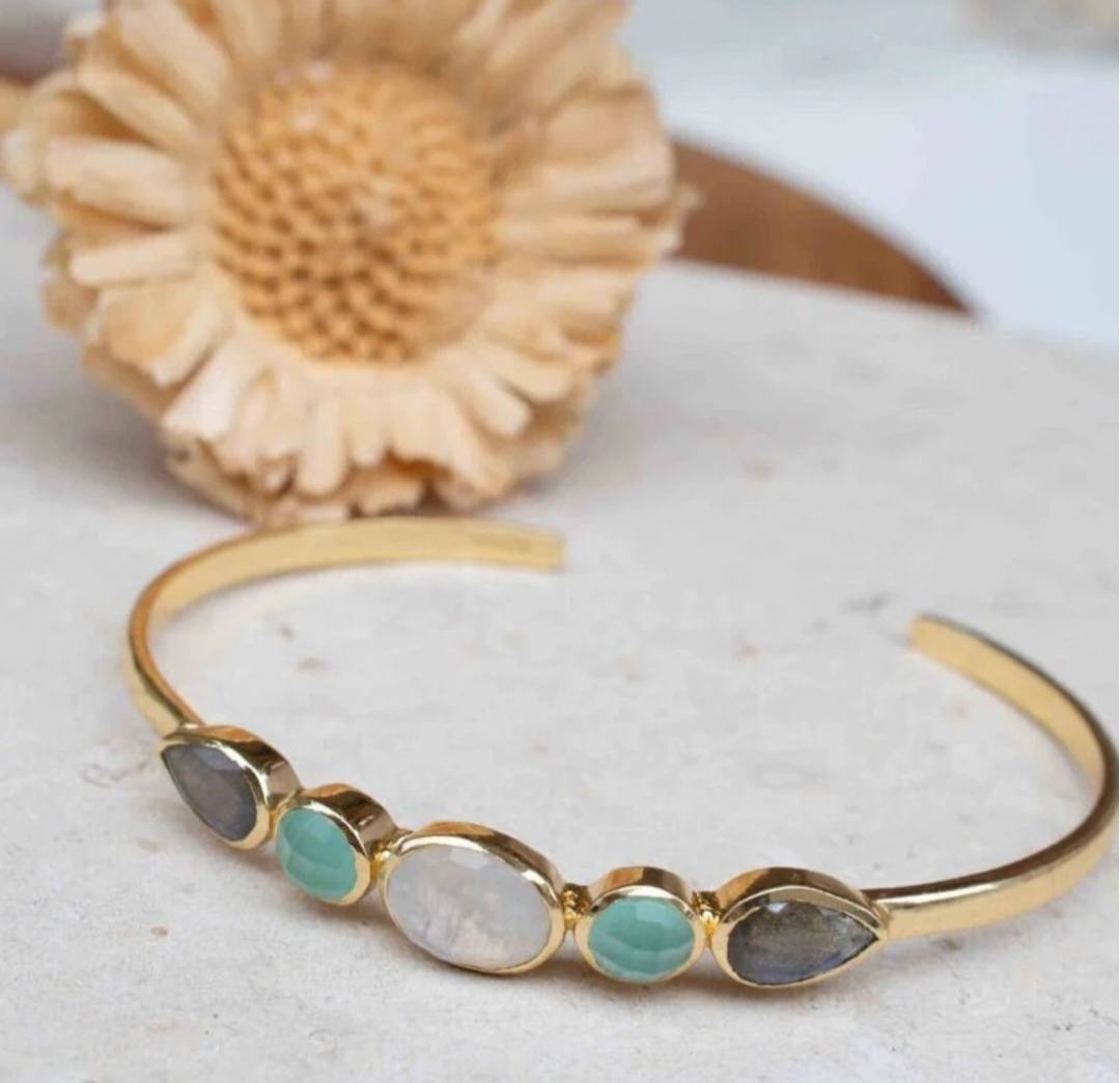 CILA " Luiana" Design Armbånd w/ Moonstone, Aqua Chalsedony & Labradorite,5 Stone Design, 18K Gold Electroplated