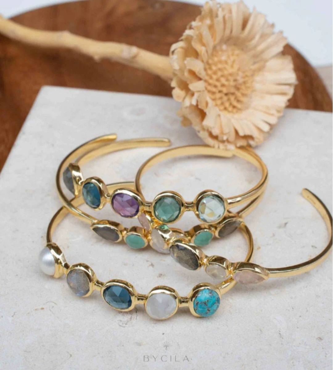 CILA Design Armbånd w/ Moonstone, Labradorite, Iolite Hydro, Copper Turquise, Perle, 5 Stone Design, Gold Electroplated