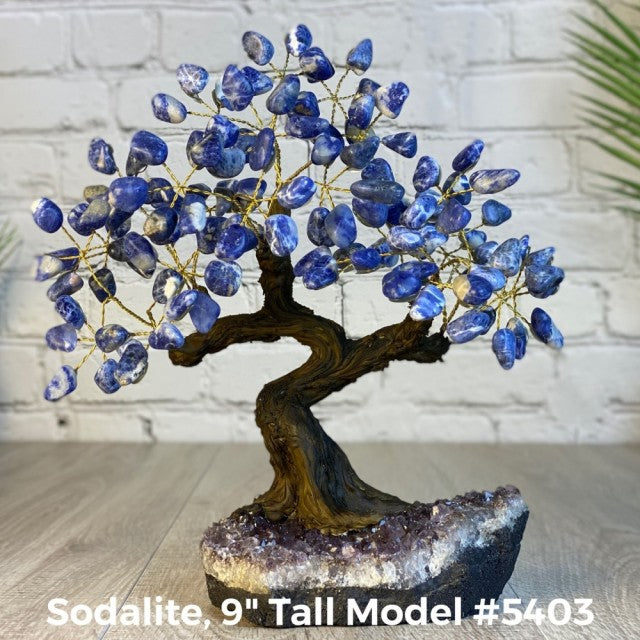 Vakre og eksklusive Feng Shui - Bonsai Lykketrær m/ ekte krystaller og Ametyst Clusterfot, ca. 22cm høy, Sodalitt, 2.5kg