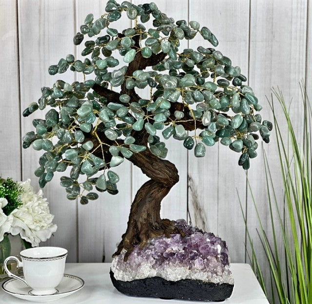 Vakre og eksklusive Feng Shui - Bonsai Lykketrær m/ ekte Grønn Quartz krystaller og Ametyst Clusterfot, 52cm høy, 11kg