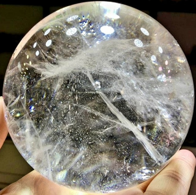 Exclusive Offer / Big Clear Quartz Sphere ca. 1.2kg / 90mm inkl. led lysbase. High Quality