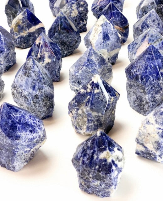 RÅ Point TÅrnkrystaller BlÅ Sodalitt, Medium ca. 200 gram