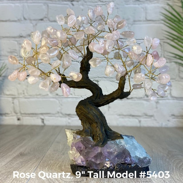 Vakre og eksklusive Feng Shui - Bonsai Lykketrær m/ ekte krystaller og Ametyst Clusterfot,22cm høy, Rosenkvarts, 2.5kg