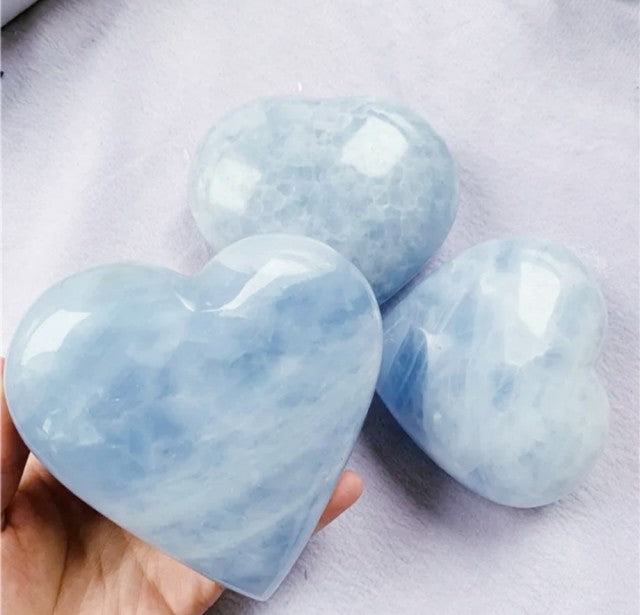 Store og vakre BlÅ Kyanite Hjertestener, 60x50mm