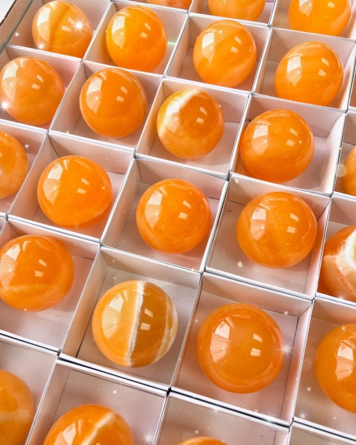 Energifylte Oransje Calcit kulekrystaller, Spheres, 40mm