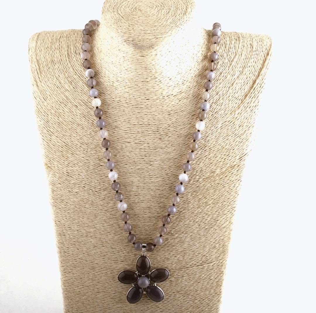NEW LONG BOHEMIAN AGATE MALAKJEDE ( 80cm ) w/Flower, Grey