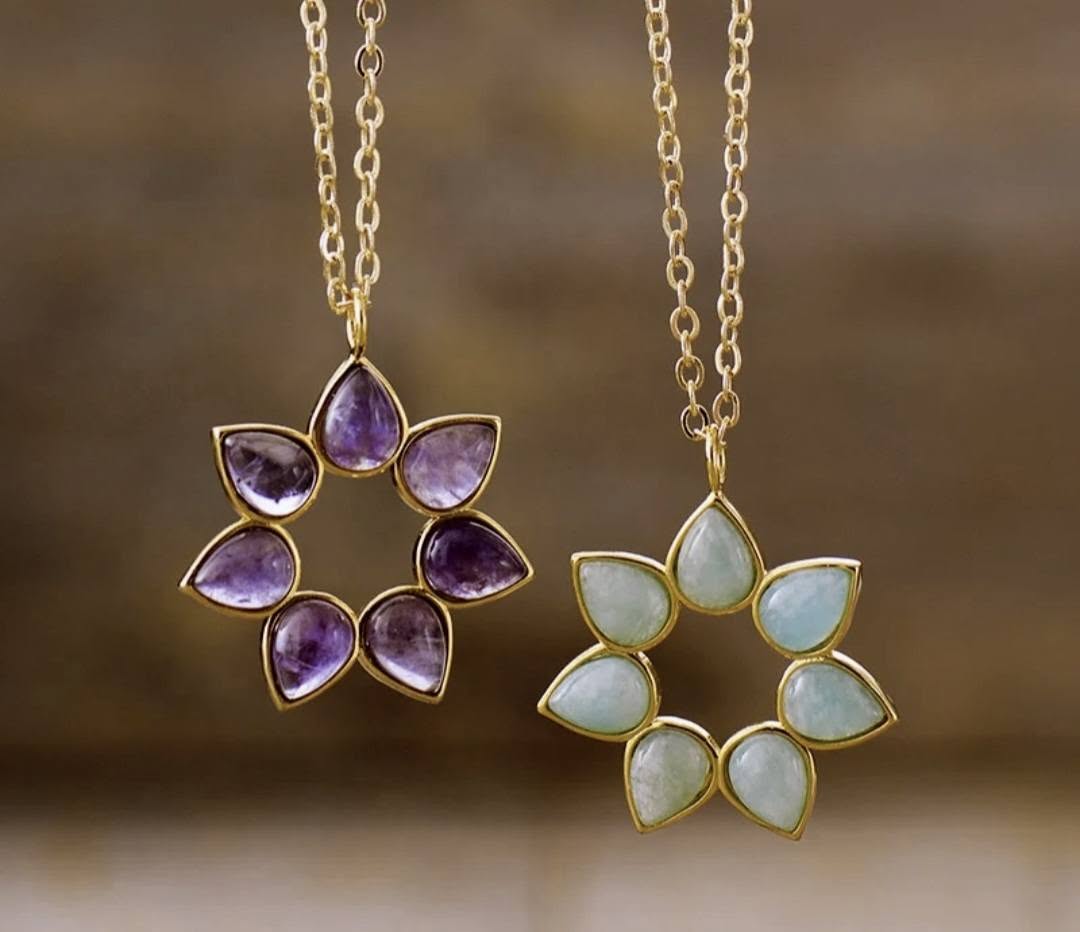 Nytt, vakkert natural stone Ametyst Designkjede i LOTUS FLOWER Design, Gold Electroplated