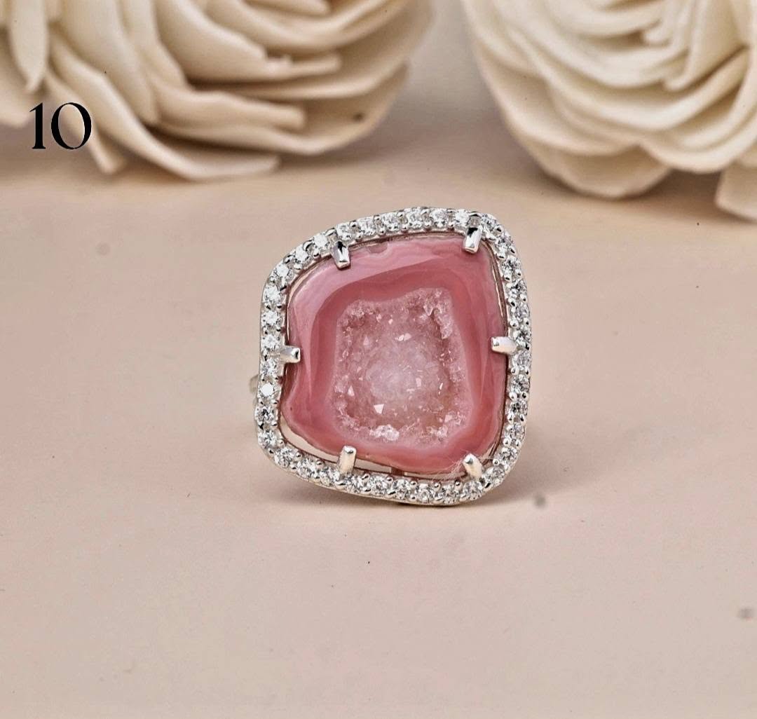 Unike og vakre AGATE Geode Druzy Ring | Sterling Silver, CZ Halo, Adjustable, Geode Size - 19x17mm