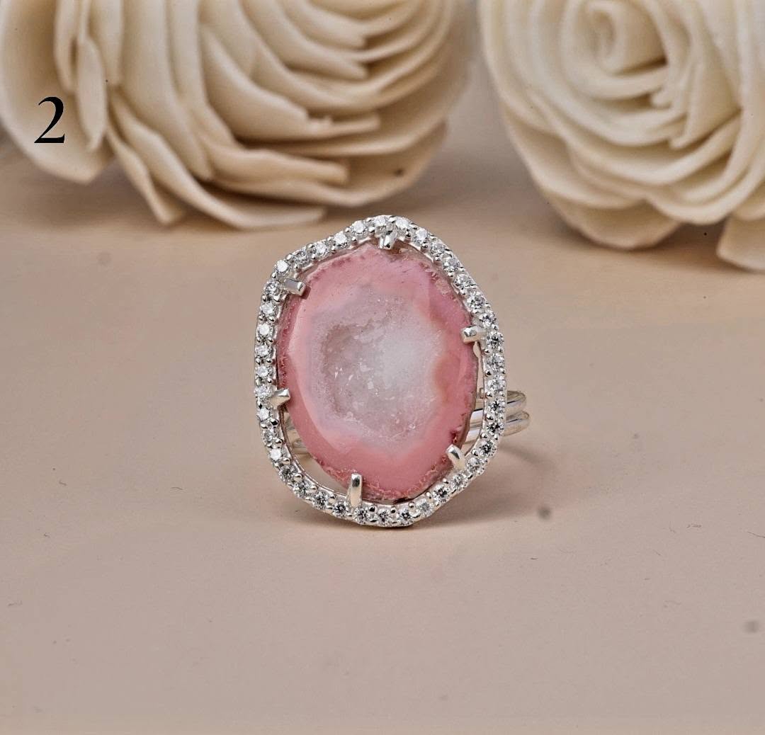 Unike og vakre AGATE Geode Druzy Ring | Sterling Silver, CZ Halo, Adjustable, Geode Size - 25x23mm