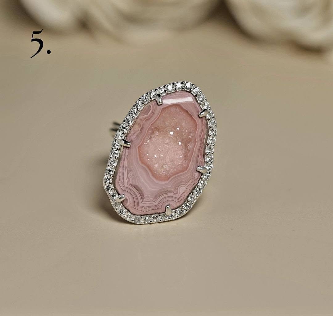 Unike og vakre AGATE Geode Druzy Ring | Sterling Silver, CZ Halo, Adjustable, Geode Size - 28x19mm