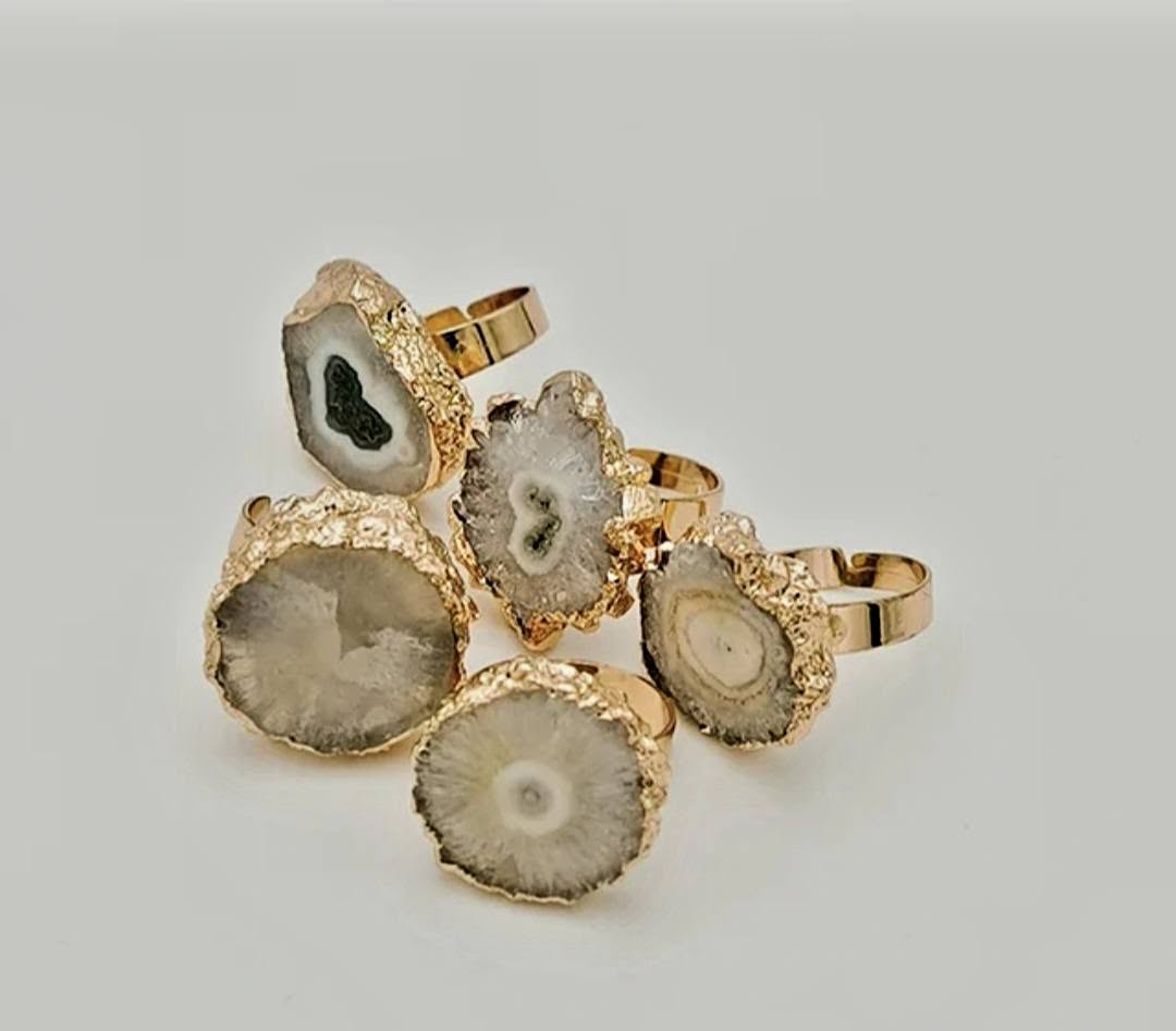 New White AGATE Solar Quartz Fashion Ring, Justerbar - Gold Electroplated