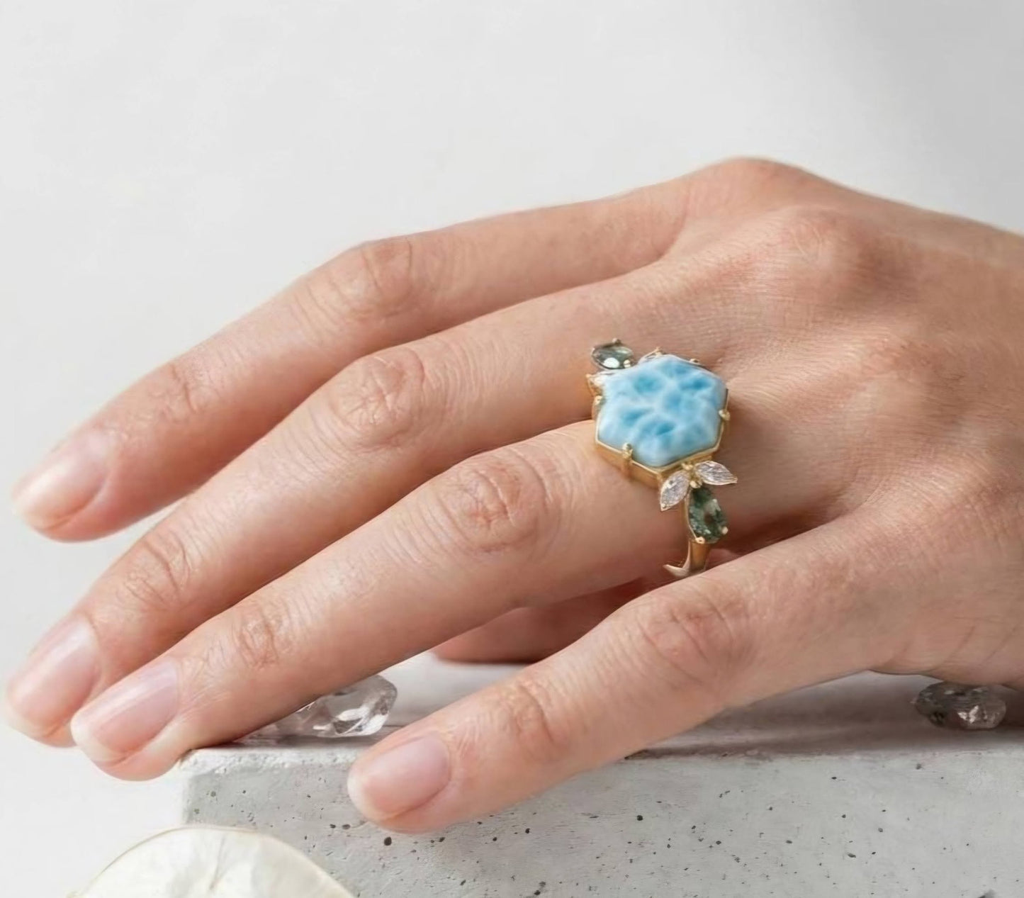 Ny og vakker Art Deco ( 14k Gold over Sterling Silver) Hexagon Larimar Ring, Gold Mermaid Core, Teal Sapphire & Marquise Diamond Cluster