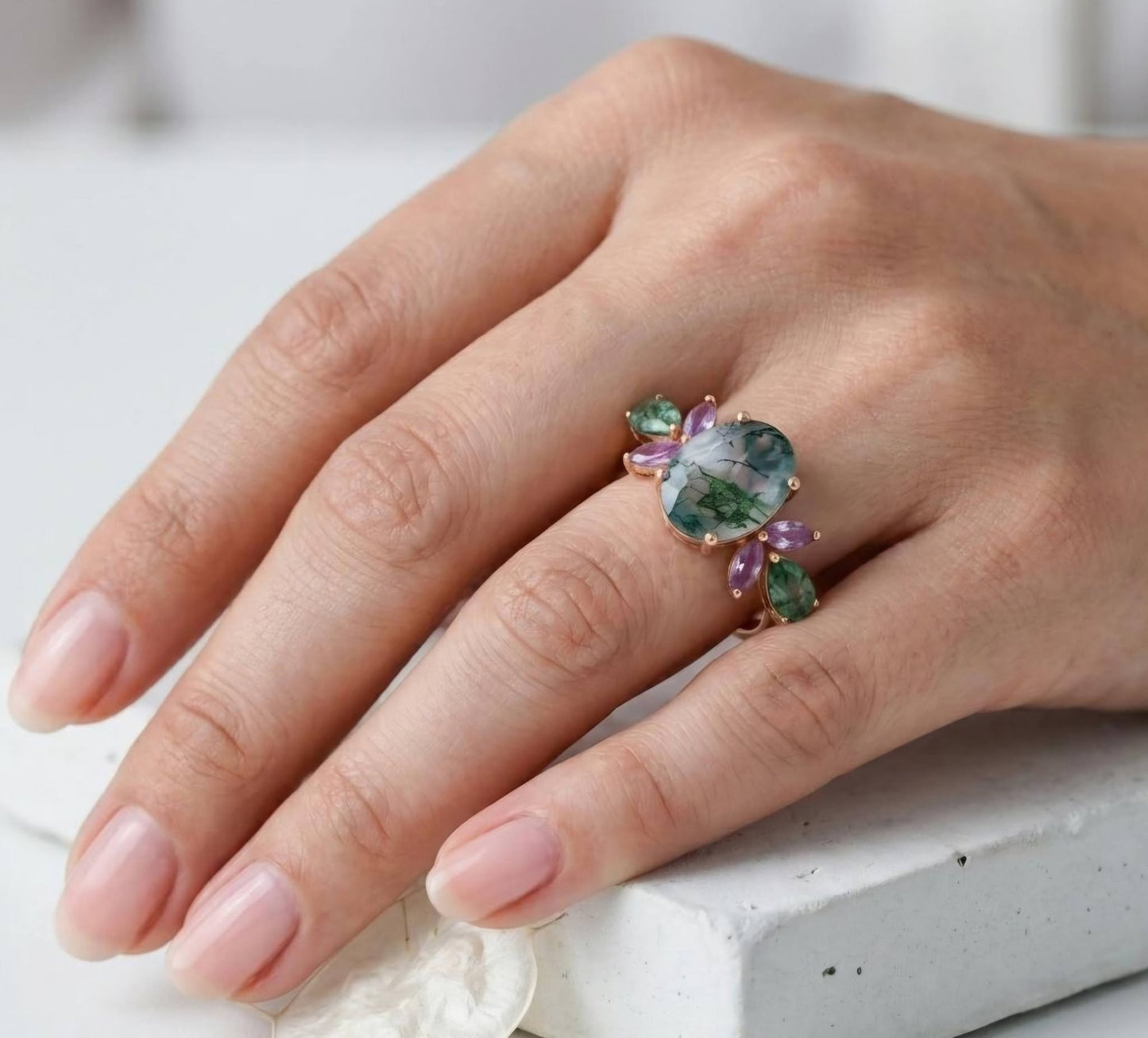 Ny og vakker Art Deco ( 14k Rose Gold over Sterling Silver) with natural Forest Fairy Moss Agate Ring w/ purple Sapphire stones ( Lab Created)