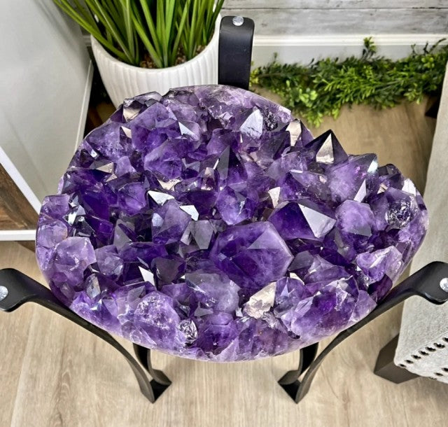 Extra Plus Amethyst Geode Sidetable Metal Frame Table w/Druzy big Cluster, 25kg, 60cm høyde