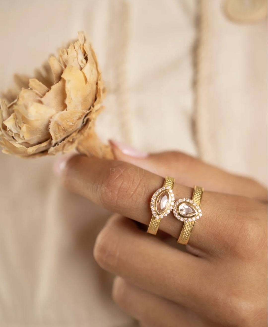 New and beautiful Cila "Analu" Designring, Gold Plated 18K - Morganite Hydro ( Lab Created )