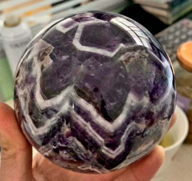 XL Ametyst Chevron Sphere ( Kule ) AAA Kvalitet, ca. 90mm, 1.2kg