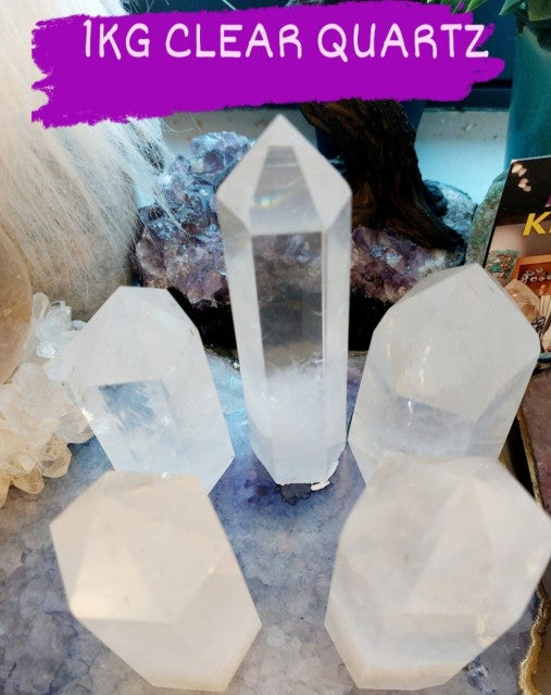 SUPERDEAL / 1 KG CLEAR QUARTZ TOWERS , 3 stk. Towers from 10 - 15cm, High Quality