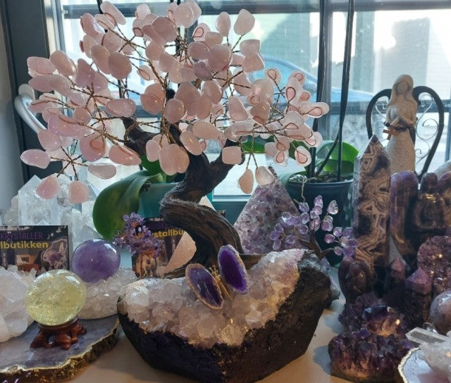 Vakkert og eksklusivt XL Feng Shui - Bonsai Brazilian Lykketre m/ Rose Quartz og Ametyst Clusterfot, ca. 35cm,