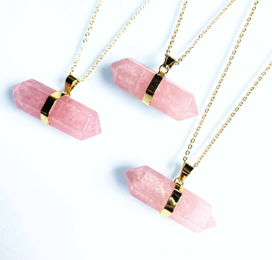 Nye, dobbelt terminert Rose Quartz anheng med kjede , Gold Elctroplated