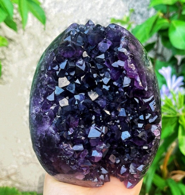 Supervakker Uruguay A+ Quality Freeform Geode A+ Quality ca. 2.9kg, ca 18x13cm