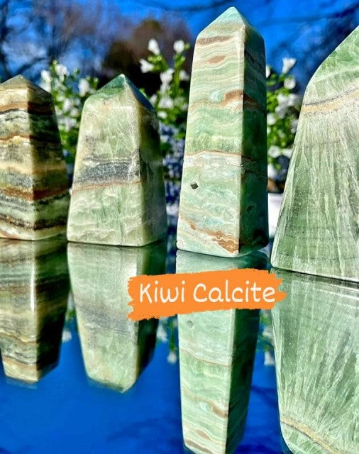 Kiwi Calcite TÅrnkrystaller , ca. 13cm