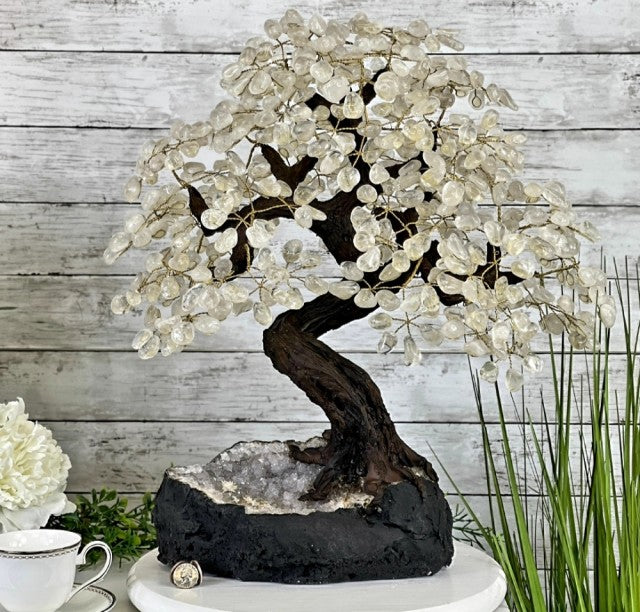 Vakre og eksklusive Feng Shui - Bonsai Lykketrær m/ ekte Clear Quartz krystaller og Ametyst Clusterfot, 52cm høy, 11kg