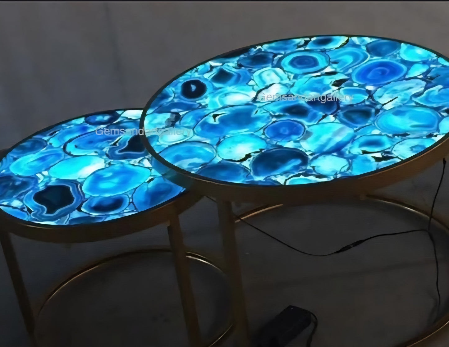 Agate Gemstone Coffee - Sofa Tables, handmade ( Round 45cm ) inkl. backlit ( ledlys ) og design bordben