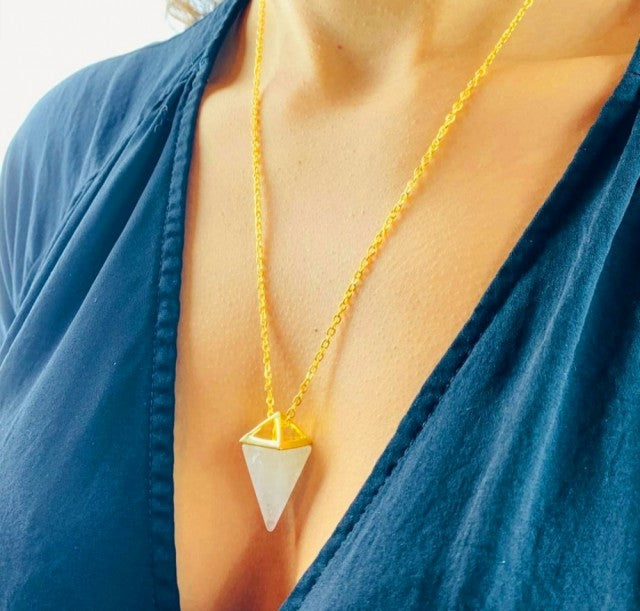 Nytt Clear Quartz triangel pendelanheng med kjede..