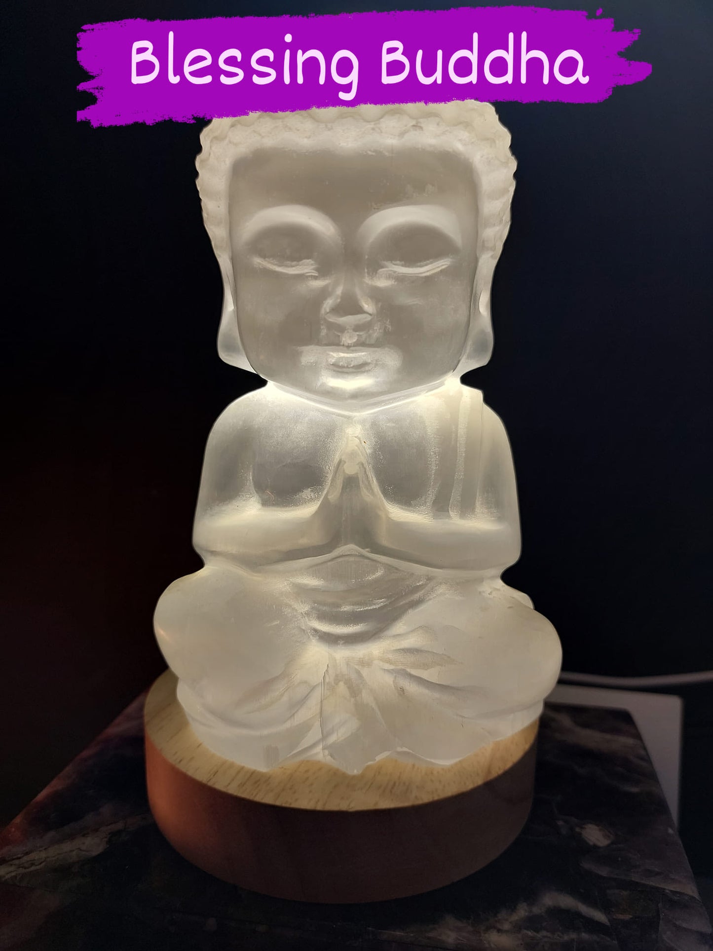 Selenitt BUDDHA BODY - 10cm m/Led Trebase og lysjustering, Medium
