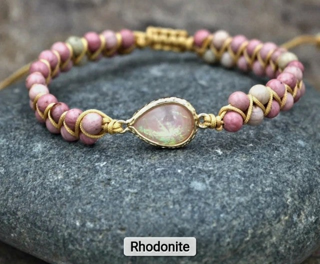 Enkle og vakre Chambhala 2 rader armbÅnd m/ DrÅpeformet Opal sten og smÅ Rhodonite stener ( justerbart )