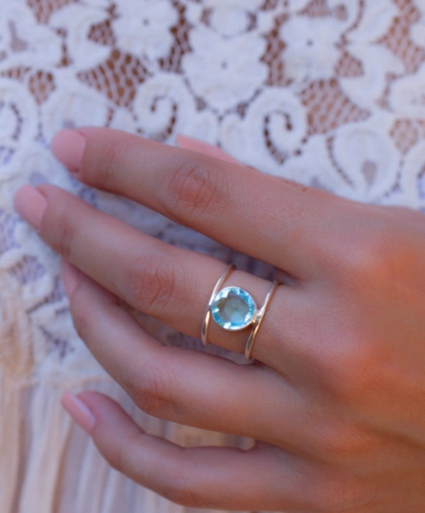 Håndlaget, Designring med Blue Topaz ringdesign Sterling Silver