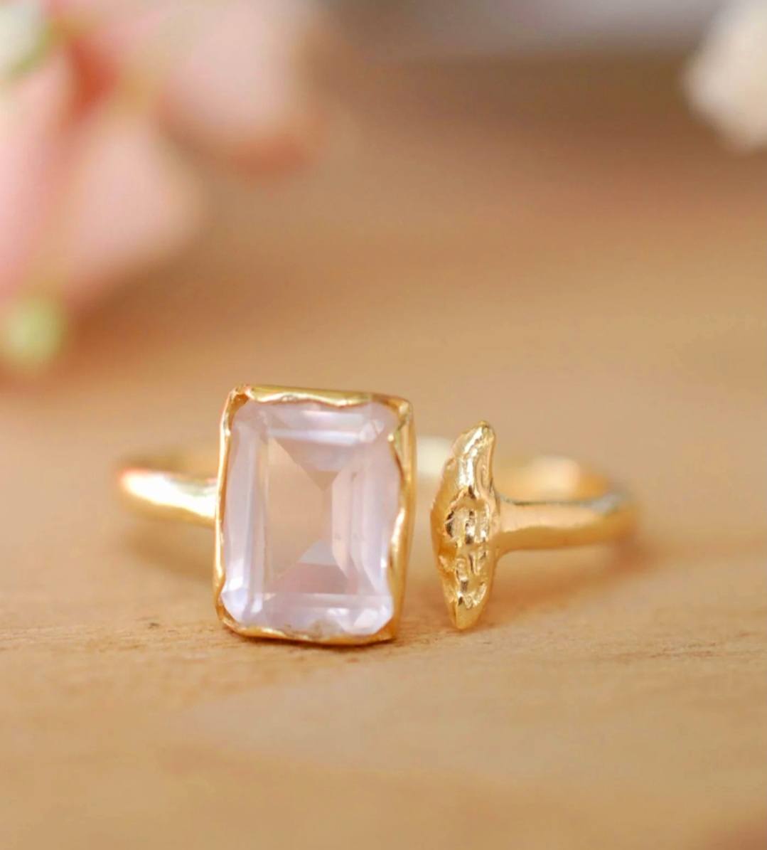 Ny og vakker, enkel håndlaget " MARINA" Gold Vermeil Ring m/ Rose Quartz