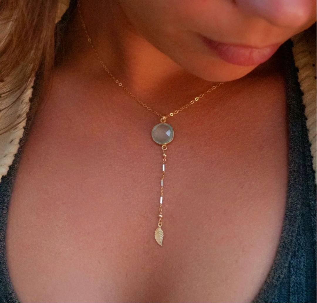 Nytt og enkelt Cila Designkjede med Blue Topaz, 18 K Gold Vermeil