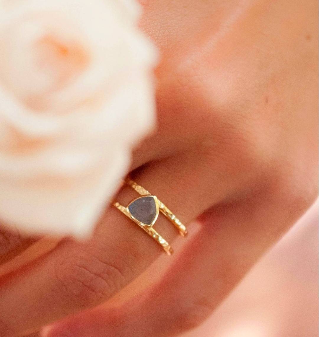 Ny Cila " Pamela " Designring, Labradorite - 18K Gold Vermeil ( Gold on Silver )