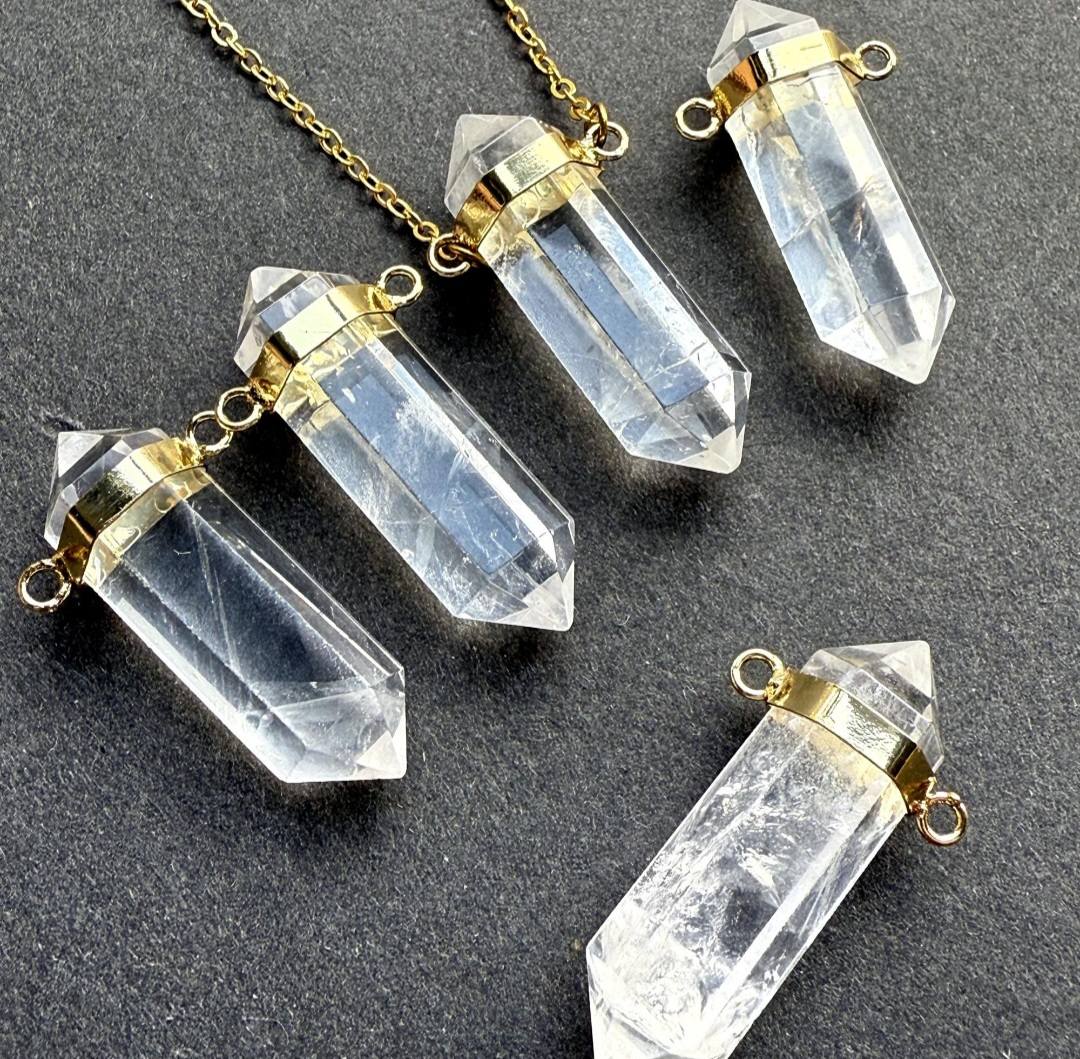 Clear Quartz kjede m/ spissanheng, Goldplated
