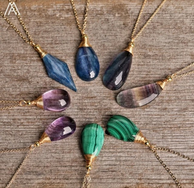 Supervakre AA kvalitet naturlig KUNZITE DrÅpeanheng Gold plated m/kjede, ca. 25x15mm